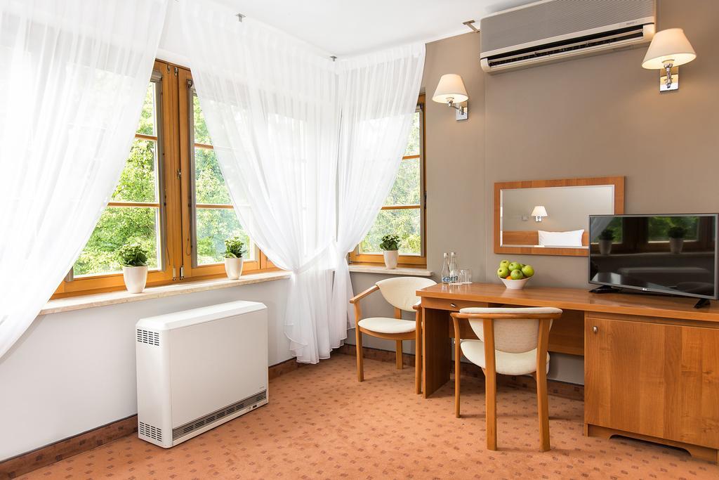 橡木山活跃酒店及spa Łąck 外观 照片