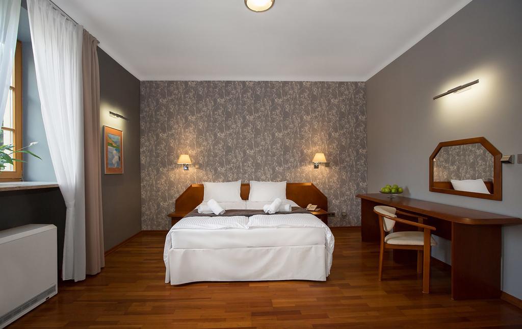 橡木山活跃酒店及spa Łąck 外观 照片